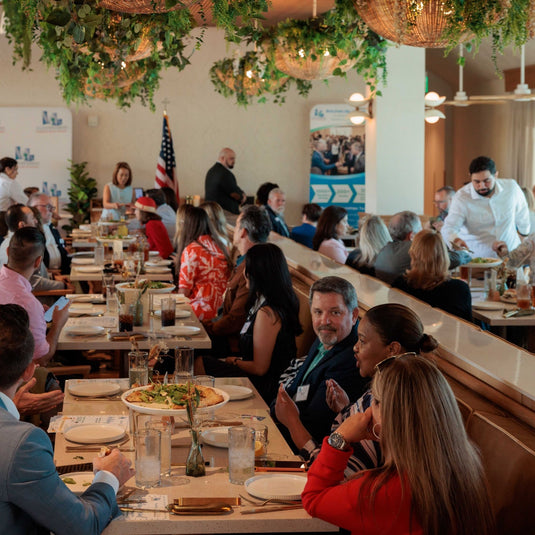 LAKESIDE DINING. UNFORGETTABLE CELEBRATIONS.